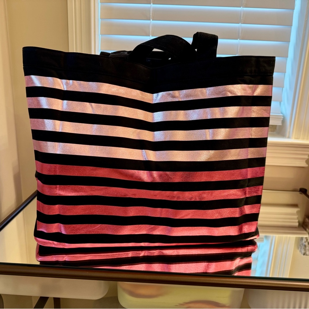 NWT Limited Edition Victoria's Secret Rose Metallic Tote - Picture 4 of 10
